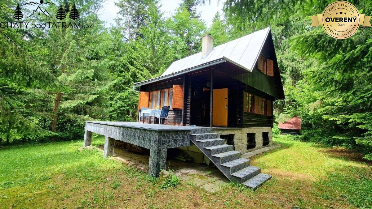 4i chata v lese pri potôčiku Krpáčovo Nízke Tatry