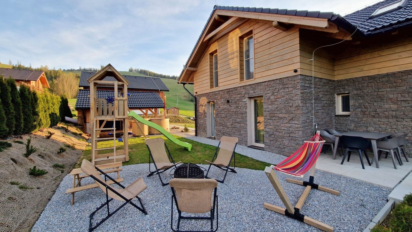 Dvojapartmánový dom pod lyžiarskym svahom Čierny Balog