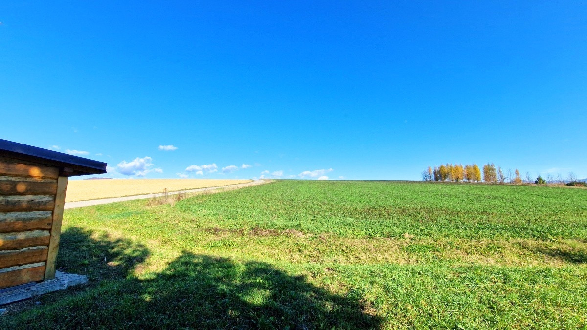 Slnečný pozemok s výhľadom na Nízke Tatry – Brezno