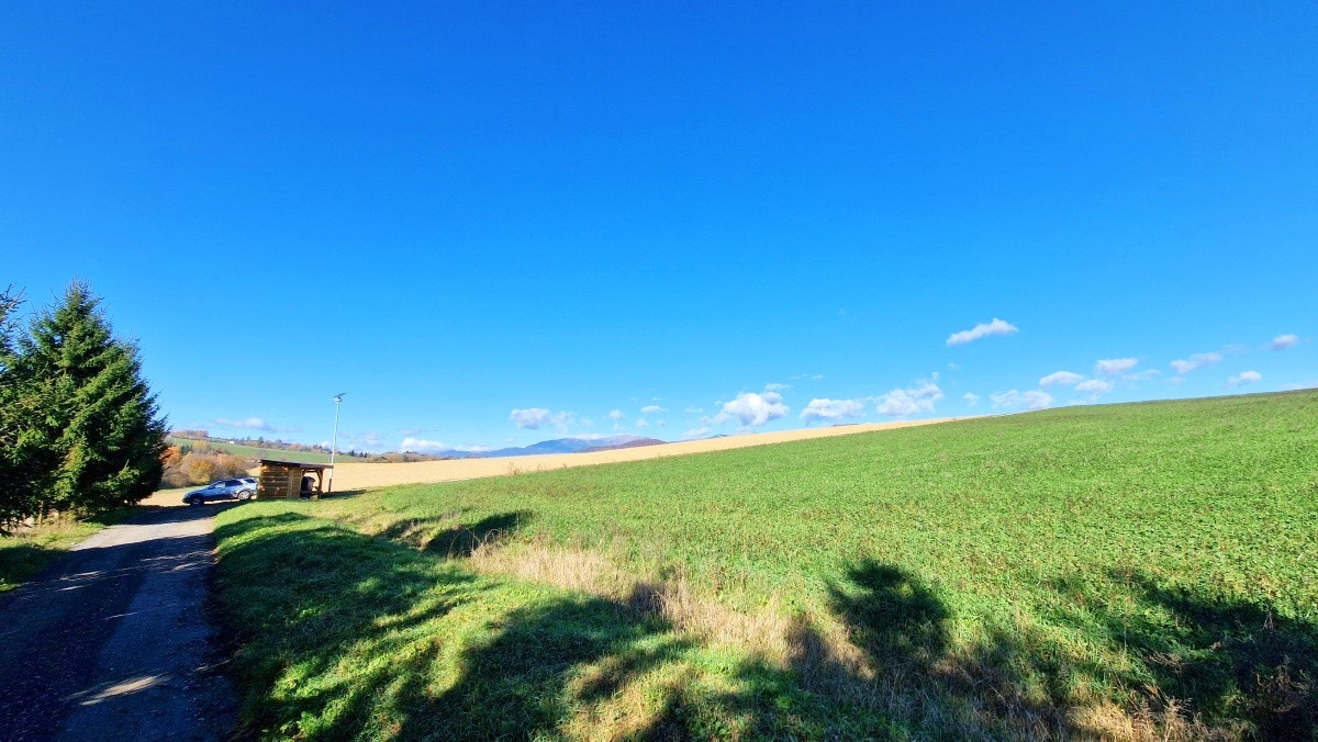 Slnečný pozemok s výhľadom na Nízke Tatry – Brezno