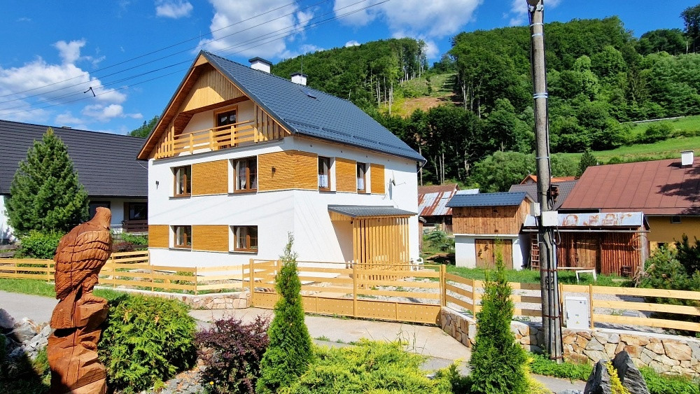 ZĽAVA Dom pre veľké skupiny, ktorý zarába Mýto – Nízke Tatry