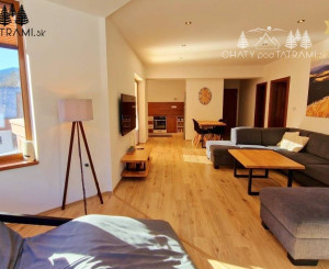 Priestranný byt s garážou Rezidencia Romantika Trangoška 