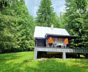 4i chata v lese pri potôčiku Krpáčovo Nízke Tatry