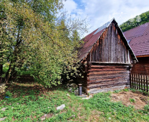 Pozemok s budovou na pokojnom mieste Mýto Nízke Tatry