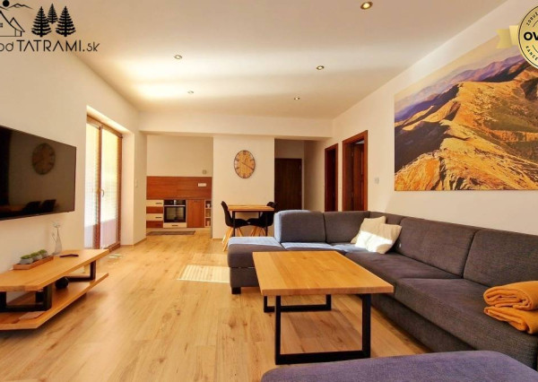 Priestranný byt s garážou Rezidencia Romantika Trangoška 