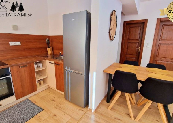 Priestranný byt s garážou Rezidencia Romantika Trangoška 