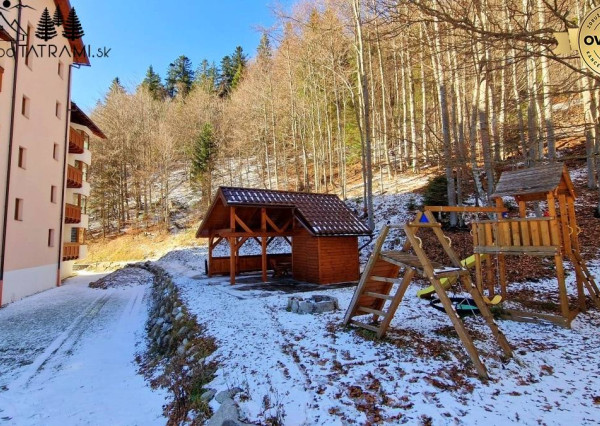 Priestranný byt s garážou Rezidencia Romantika Trangoška 