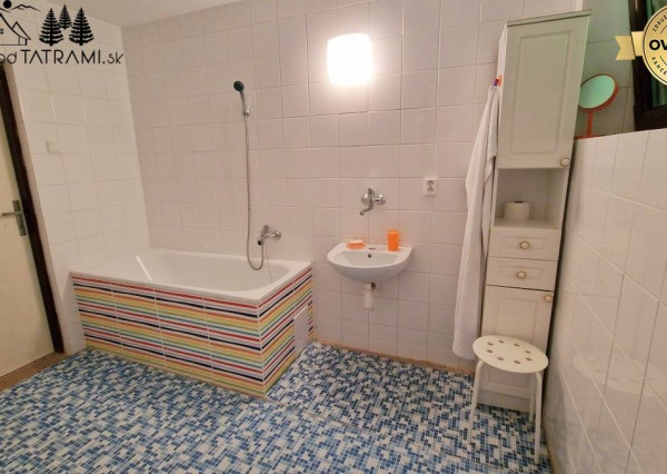 4i chata v lese pri potôčiku Krpáčovo Nízke Tatry