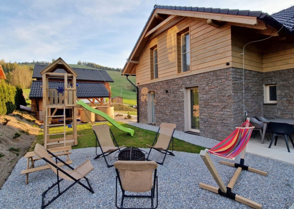 Dvojapartmánový dom pod lyžiarskym svahom Čierny Balog