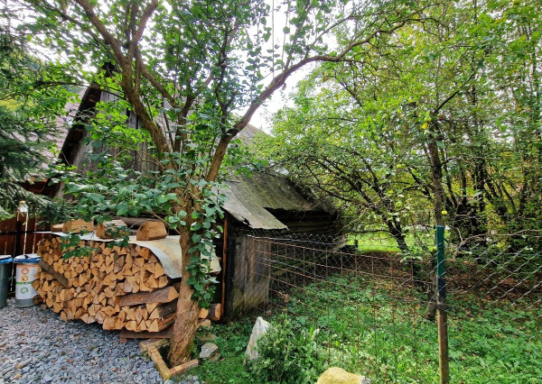 Pozemok s budovou na pokojnom mieste Mýto Nízke Tatry