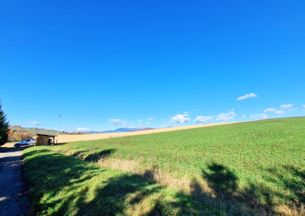 Slnečný pozemok s výhľadom na Nízke Tatry – Brezno