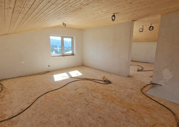 Únik z mesta, kde sa moderná architektúra stretáva s divokou prírodou?