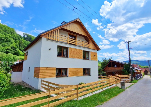 ZĽAVA Dom pre veľké skupiny, ktorý zarába Mýto – Nízke Tatry