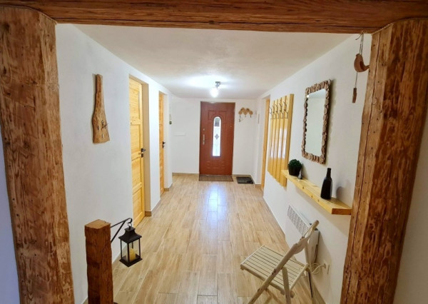 ZĽAVA Dom pre veľké skupiny, ktorý zarába Mýto – Nízke Tatry