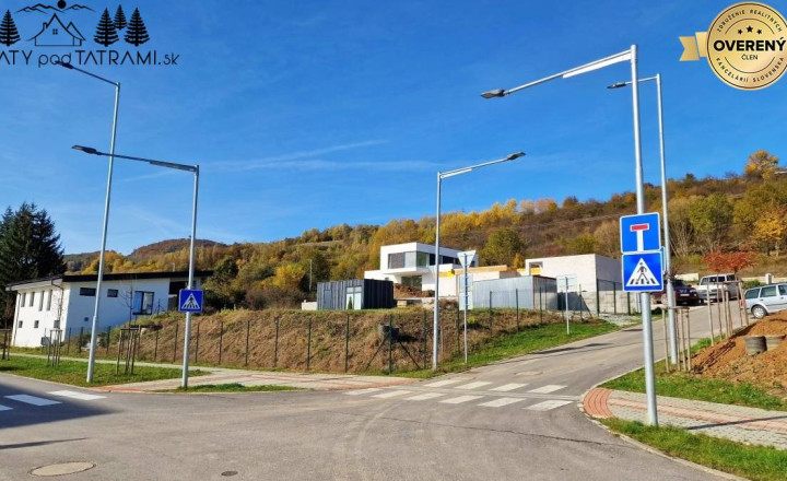 Stavebný pozemok s IS v TOP lokalite Kasárne Brezno - fotografia 2