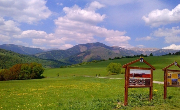 Stavebný pozemok na pokojnom mieste Mýto Nízke Tatry - fotografia 12